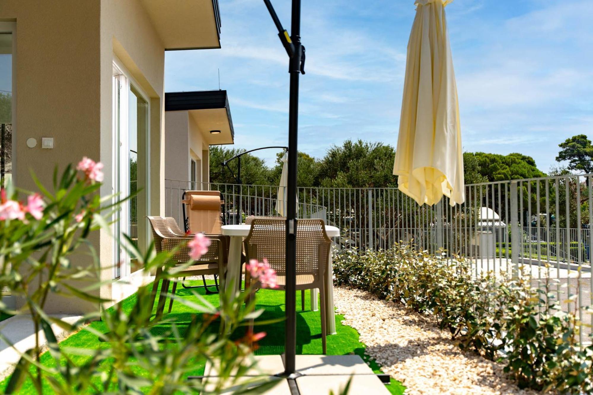 Arti Holiday Homes Banjol Habitación foto